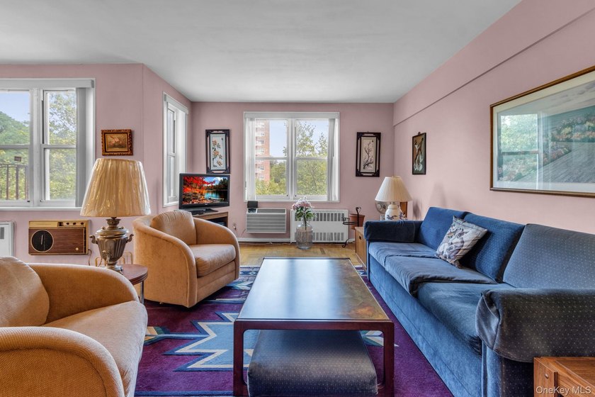 Welcome to The Manor House, a well-maintained cooperative in the - Beach Home for sale in Bronx, New York on Beachhouse.com