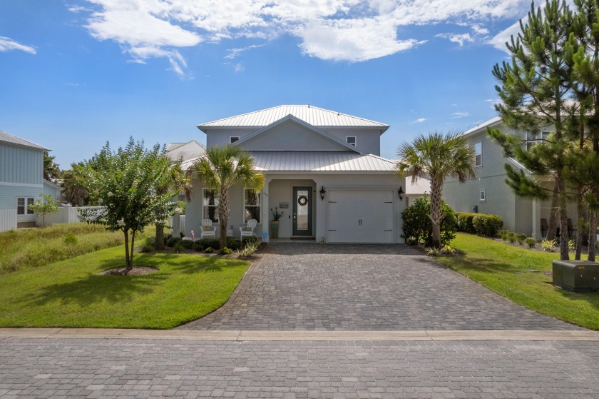 Investor alert! Welcome home to 226 Lakeland Drive located in - Beach Home for sale in Miramar Beach, Florida on Beachhouse.com