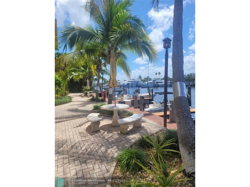 BOATER'S PARADISE..Deep water, no fixed bridges!  Best direct - Beach Condo for sale in Fort Lauderdale, Florida on Beachhouse.com