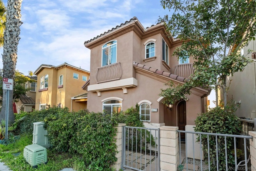 Introducing 417 N Cedros Avenue, a distinguished residence in - Beach Home for sale in Solana Beach, California on Beachhouse.com