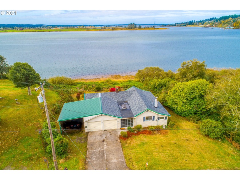 Amazing view! This Bay Front Home has unlimited possibilities - Beach Home for sale in Astoria, Oregon on Beachhouse.com