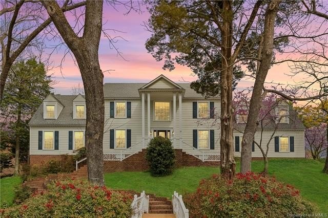 Stunning home on 1.4 acres on the Warwick River. Beautifully - Beach Home for sale in Newport News, Virginia on Beachhouse.com