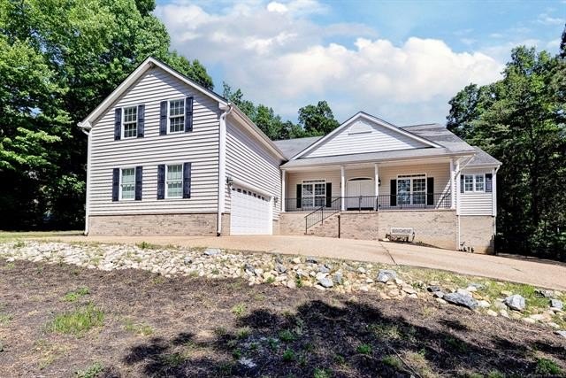 Welcome to this spacious & versatile home designed for - Beach Home for sale in Williamsburg, Virginia on Beachhouse.com