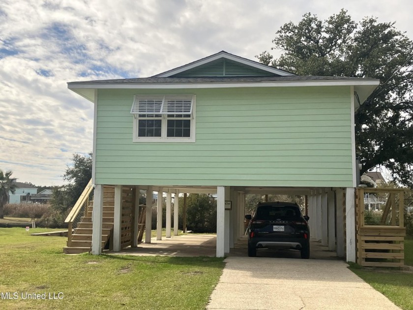 Completely renovated! New inside and out. Great deck with access - Beach Home for sale in Bay Saint Louis, Mississippi on Beachhouse.com