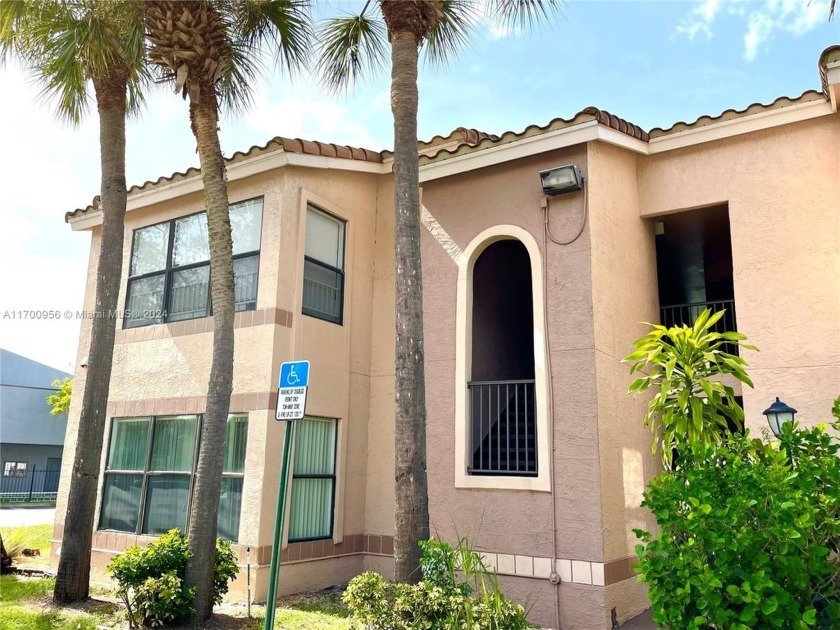 Awesome ground floor corner unit with lots of natural light - Beach Condo for sale in Davie, Florida on Beachhouse.com