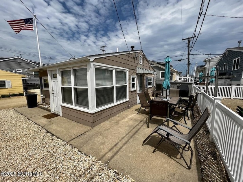 Affordable beach cottage an easy walk to the ocean and bay - Beach Home for sale in Lavallette, New Jersey on Beachhouse.com