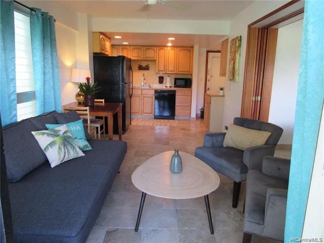 This special Gold Coast condo was updated with all new plumbing - Beach Apartment for sale in Honolulu, Hawaii on Beachhouse.com