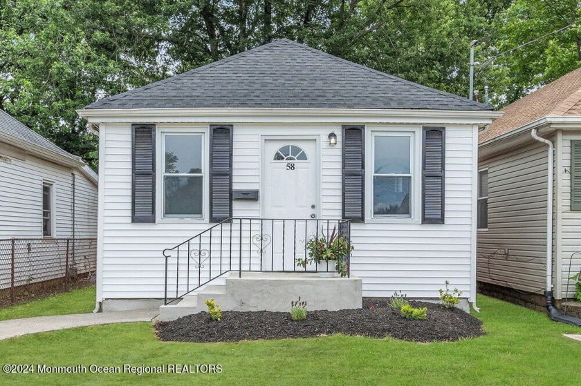 Welcome home to this beautiful 2 bed 1 bath home in the heart of - Beach Home for sale in North Middletown, New Jersey on Beachhouse.com