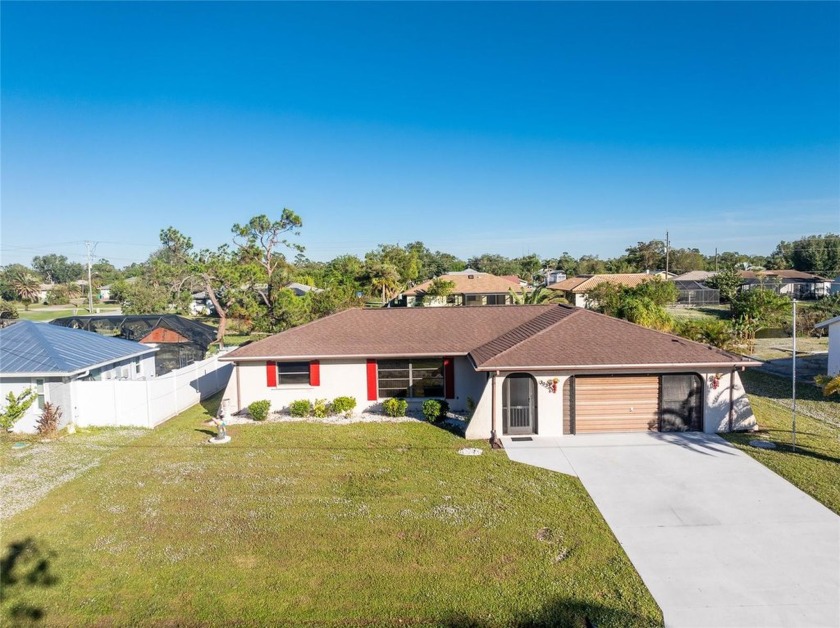 Beautifully maintained split floor plan/open-concept 2 bedroom 2 - Beach Home for sale in Port Charlotte, Florida on Beachhouse.com