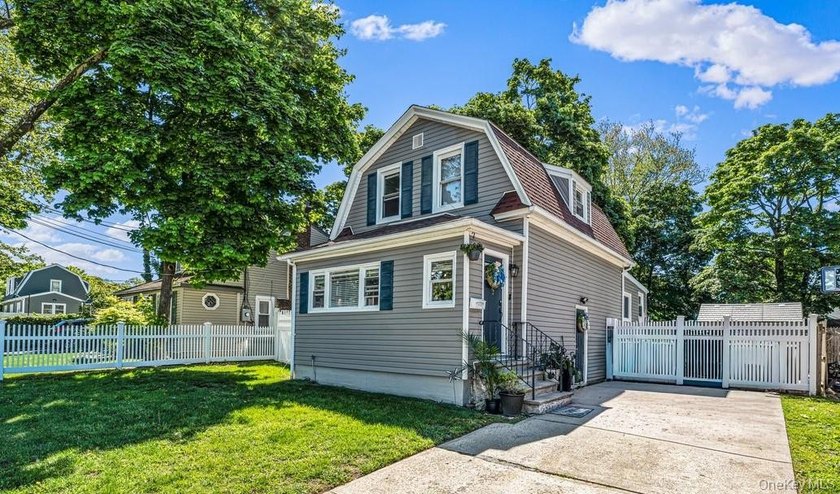 Welcome to this spacious and inviting Colonial in Freeport - Beach Home for sale in Freeport, New York on Beachhouse.com