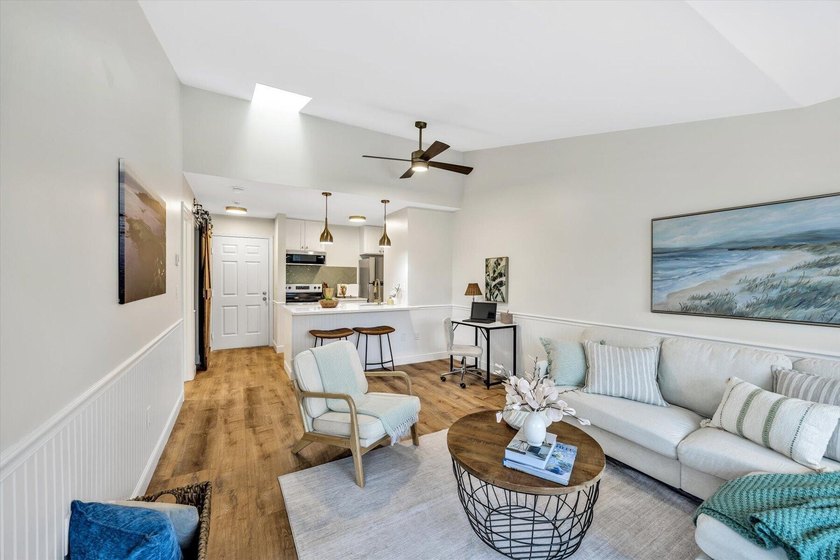 Beautifully updated and move-in ready, this top-floor 1-bed - Beach Condo for sale in Brewster, Massachusetts on Beachhouse.com