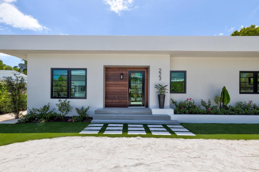 Incredible opportunity to purchase a totally renovated 4-bedroom - Beach Home for sale in Plantation Key, Florida on Beachhouse.com