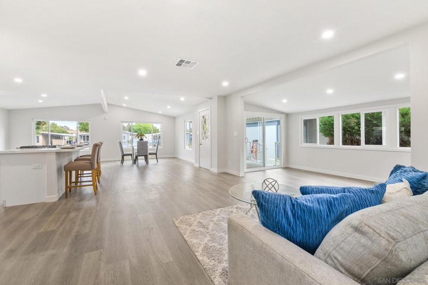 SPACIOUS EXQUISITELY REMODELED MANFACTURED HOME IN A 5 STAR - Beach Home for sale in Oceanside, California on Beachhouse.com