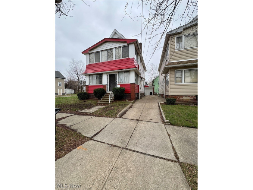 ATTENTION INVESTORS! Turnkey duplex offering solid, consistent - Beach Home for sale in Cleveland, Ohio on Beachhouse.com