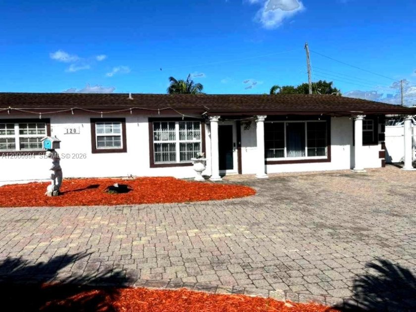Beautiful and spacious 5-bedroom, 5-bathroom home in the - Beach Home for sale in Hollywood, Florida on Beachhouse.com