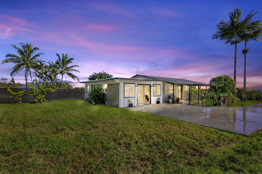 Agents bring your offers to this gorgeous renovated 4 bedroom 2 - Beach Home for sale in Haiku, Hawaii on Beachhouse.com