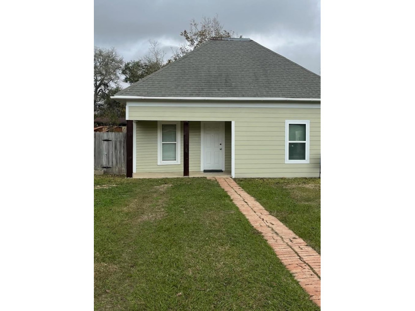 PRICE REDUCED - Fully remodeled 3-bedroom, 2-bath home in an - Beach Home for sale in Palacios, Texas on Beachhouse.com