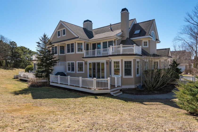 Vineyard Reach! Plenty of room for family and friends in this - Beach Condo for sale in Mashpee, Massachusetts on Beachhouse.com