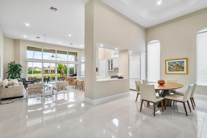 Spectacular fully renovated, 1 story open floor plan with - Beach Home for sale in Palm Beach Gardens, Florida on Beachhouse.com
