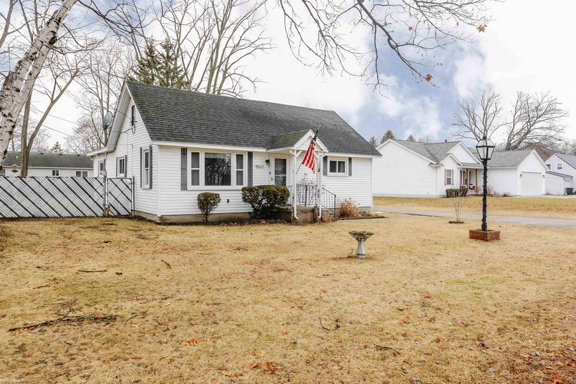 Looking to skip the rent and start building equity? This - Beach Home for sale in Fort Gratiot, Michigan on Beachhouse.com