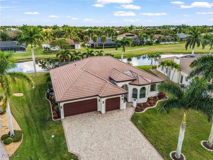 Exquisite Lake & Golf Course Views in Cape Royal. Welcome to - Beach Home for sale in Cape Coral, Florida on Beachhouse.com