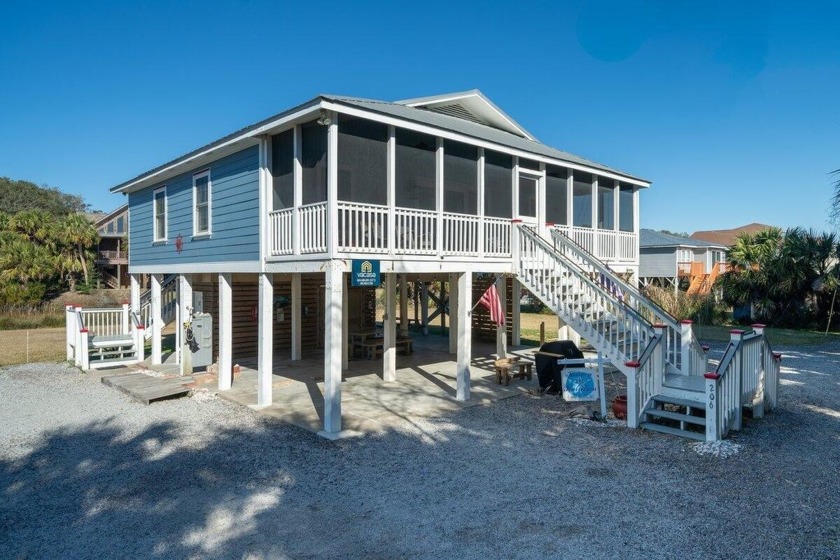 Meticulously maintained Edisto cottage fronting on a saltwater - Beach Home for sale in Edisto Island, South Carolina on Beachhouse.com