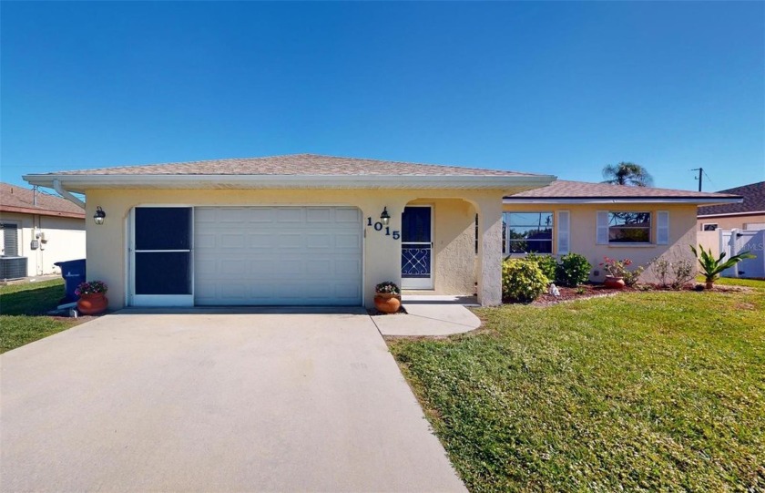 PLEASE ENJOY THE INTERACTIVE VIRTUAL TOUR OF THIS DELIGHTFUL - Beach Home for sale in Englewood, Florida on Beachhouse.com