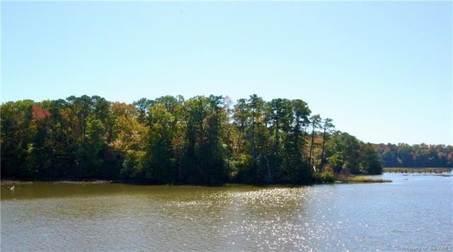 This land is an excellent 4.24 acre waterfront lot directly on - Beach Acreage for sale in Williamsburg, Virginia on Beachhouse.com