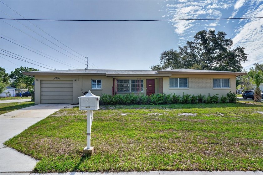 Under contract-accepting backup offers. One or more photo(s) has - Beach Home for sale in Largo, Florida on Beachhouse.com