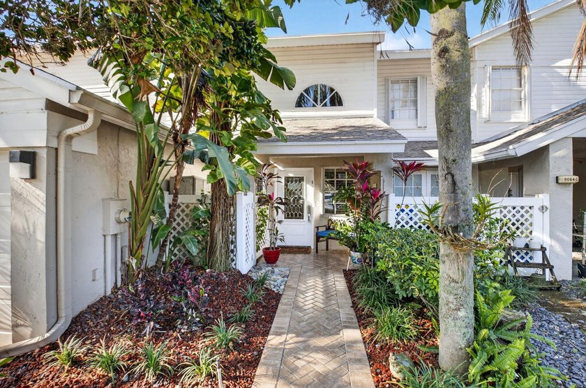 Welcome to this beautifully maintained , professionally - Beach Townhome/Townhouse for sale in Boca Raton, Florida on Beachhouse.com