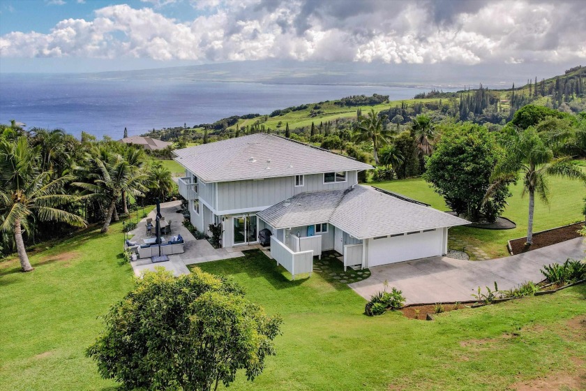 Perched on an idyllic spot, this haven is a personal paradise - Beach Home for sale in Wailuku, Hawaii on Beachhouse.com