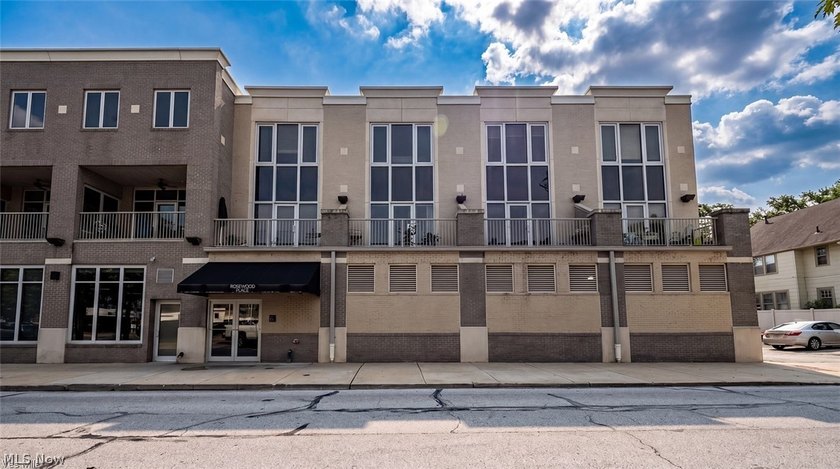 Welcome to 1411 Rosewood #R-208, a charming and well-maintained - Beach Condo for sale in Lakewood, Ohio on Beachhouse.com