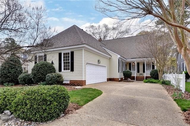 Perfect downsizing opportunity in sought-after St. Andrews - Beach Home for sale in Williamsburg, Virginia on Beachhouse.com