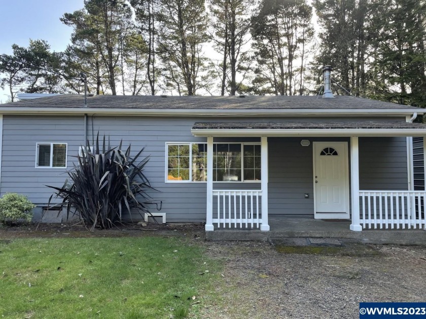 Accepted Offer with Contingencies. Great starter home or 2nd - Beach Home for sale in Seal Rock, Oregon on Beachhouse.com