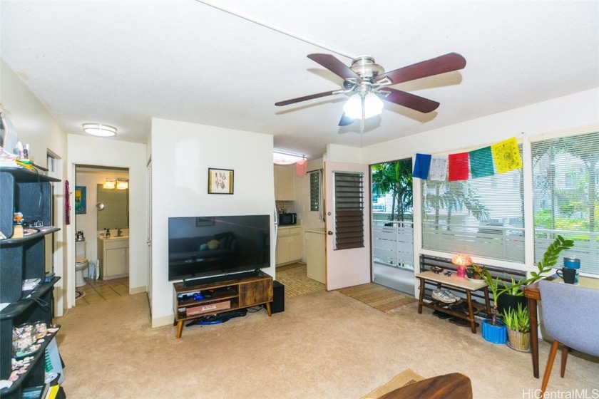 Hideaway retreat in Makiki now available for your new home! This - Beach Condo for sale in Honolulu, Hawaii on Beachhouse.com