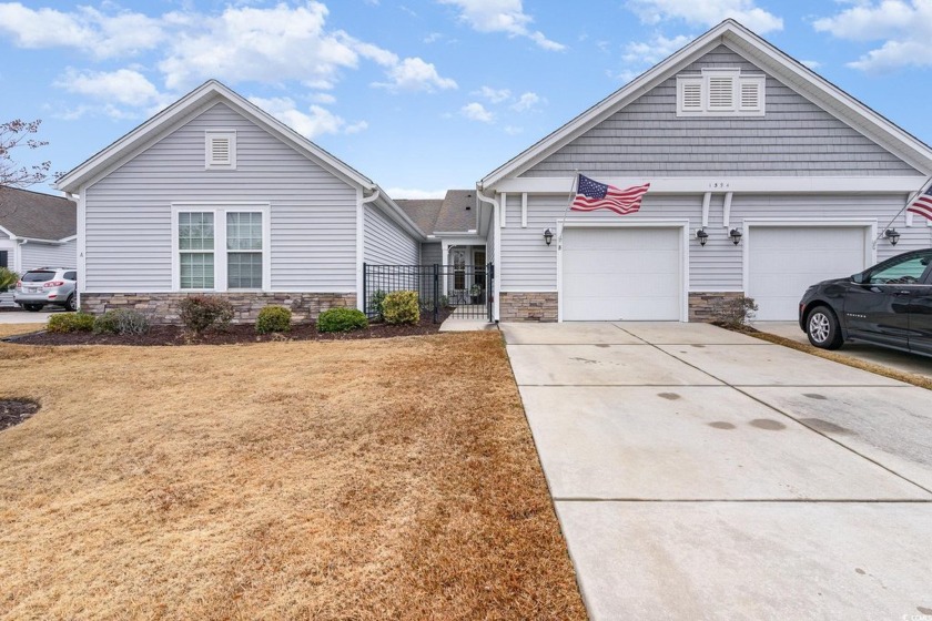 This is a bright and spacious single-level 3-bedroom/2-bathroom - Beach Townhome/Townhouse for sale in Myrtle Beach, South Carolina on Beachhouse.com