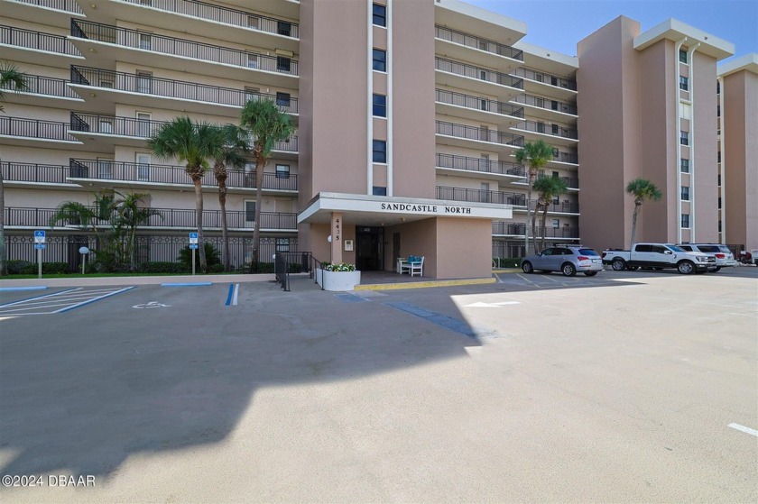 This stunning oceanfront condo offers the perfect blend of - Beach Condo for sale in Ponce Inlet, Florida on Beachhouse.com