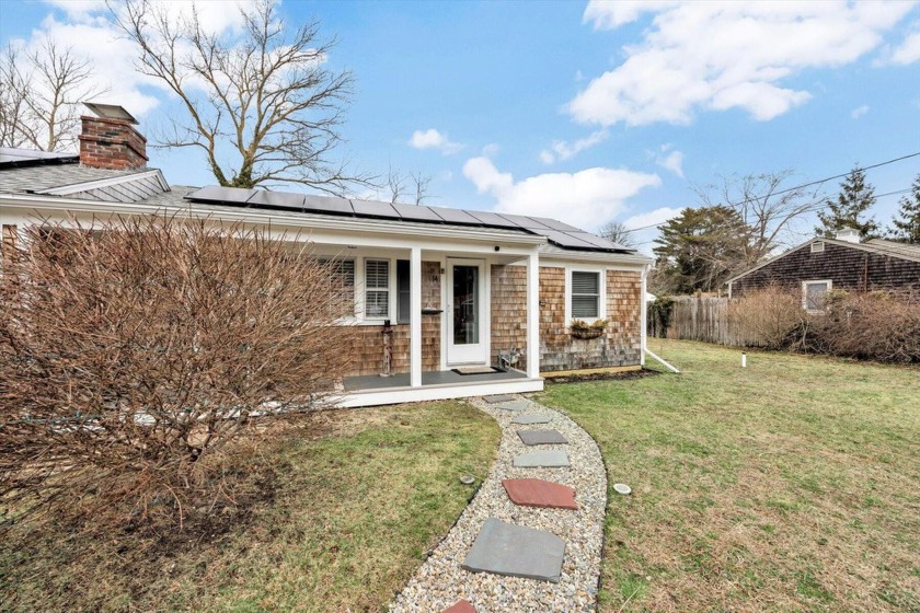Beautifully renovated 2BR 1.5 BA Close to Harwich Port - Beach Home for sale in Harwich, Massachusetts on Beachhouse.com