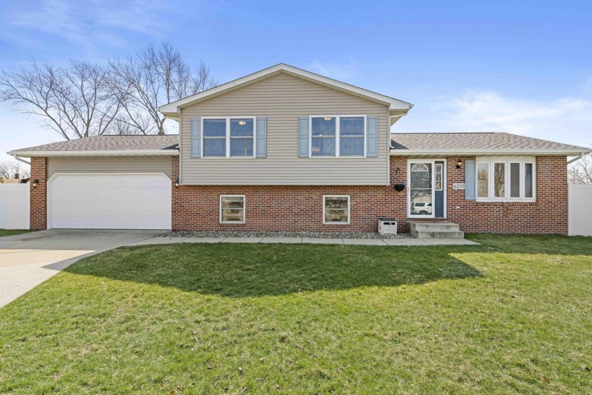 This move-in ready tri-level offers quick possession, situated - Beach Home for sale in Portage, Indiana on Beachhouse.com