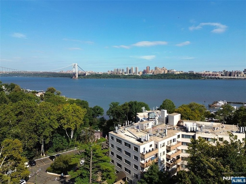 Welcome to Caribbean House, a boutique waterfront co-op in - Beach Other for sale in Edgewater, New Jersey on Beachhouse.com