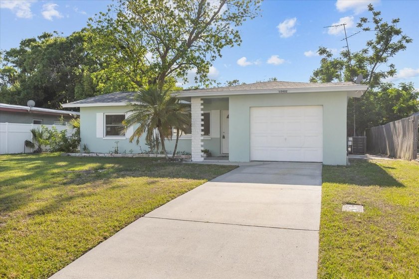 One or more photo(s) has been virtually staged. Step into this - Beach Home for sale in Largo, Florida on Beachhouse.com