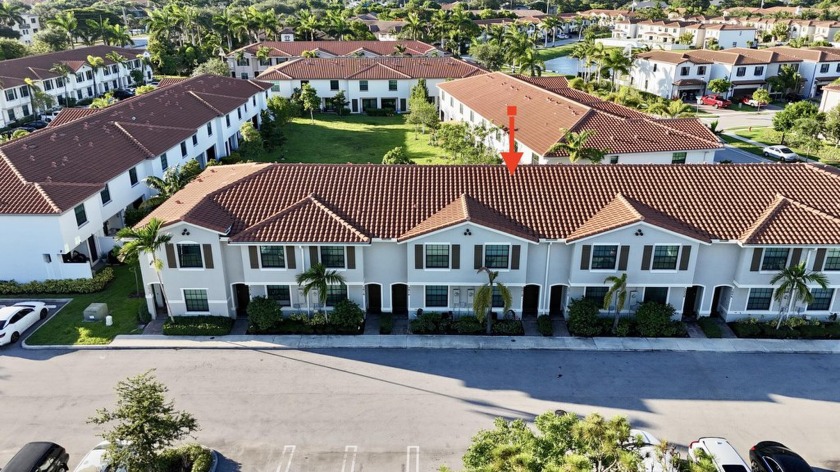 Beautiful villa located in a gated community with easy access to - Beach Townhome/Townhouse for sale in Riviera Beach, Florida on Beachhouse.com