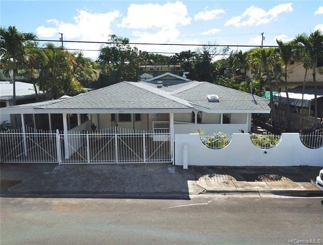 Don't miss this one! Rarely available, beautifully constructed - Beach Home for sale in Honolulu, Hawaii on Beachhouse.com