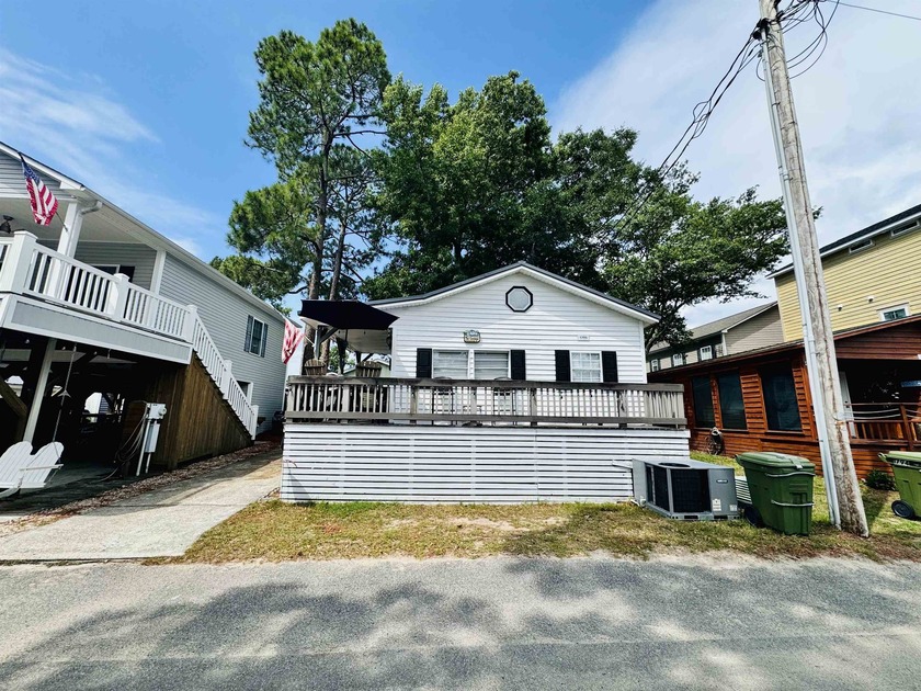 WELL BUILT 2 BED/1 AND A HALF BATH BEACH BUNGALOW WITH - Beach Home for sale in Myrtle Beach, South Carolina on Beachhouse.com