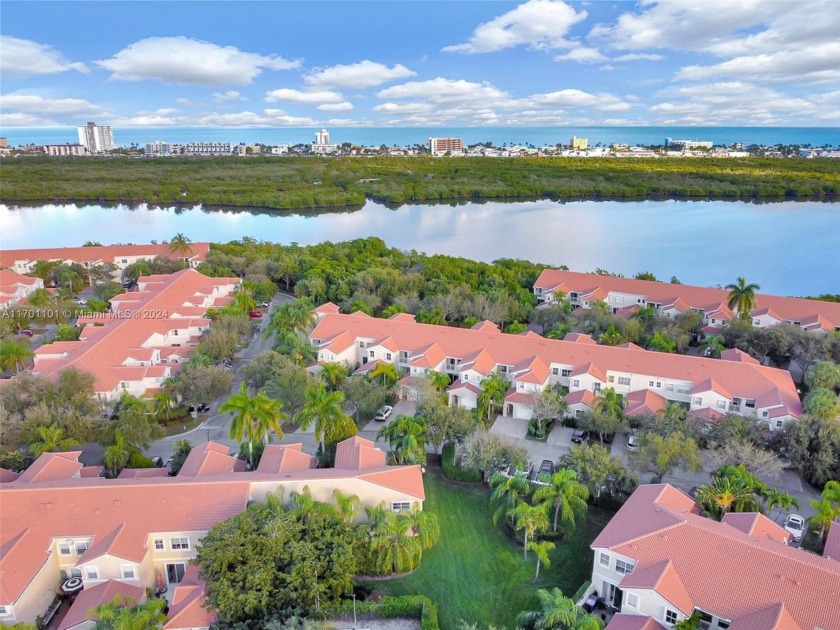 HIGHLY DESIRED WEST LAKE VILLAGE GATED COMMUNITY SPACIOUS - Beach Townhome/Townhouse for sale in Hollywood, Florida on Beachhouse.com