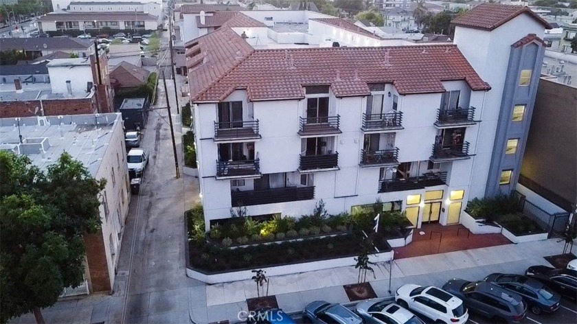 Stylish 2-Bed, 2-Bath Downtown Long Beach Apartment - Walk to - Beach Condo for sale in Long Beach, California on Beachhouse.com