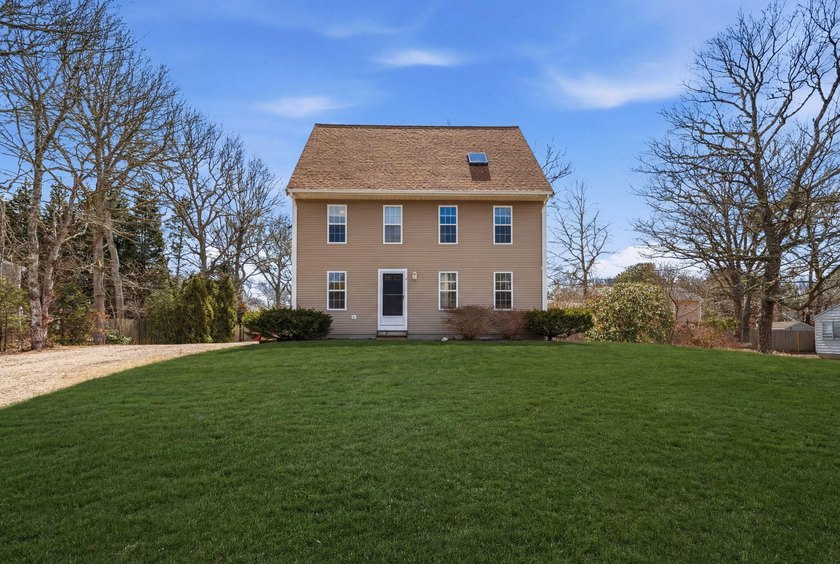 Welcome to 5 Peregrine Lane, South Yarmouth! This spacious - Beach Home for sale in South Yarmouth, Massachusetts on Beachhouse.com