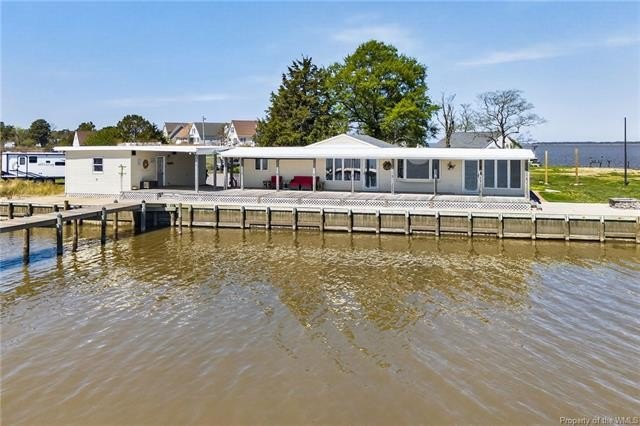 Experience The Rappahannock River front, its spectacular views - Beach Home for sale in Dunnsville, Virginia on Beachhouse.com
