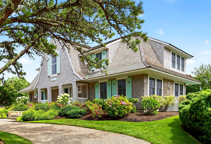 LIGHTHOUSE BEACH - A Nantucket-inspired coastal home designed - Beach Home for sale in Chatham, Massachusetts on Beachhouse.com