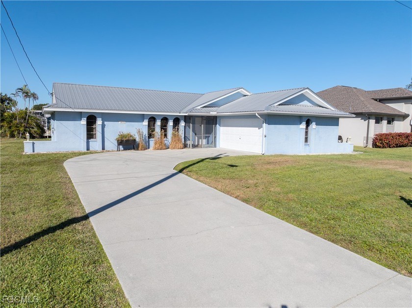 BACK on the MARKET - Previous buyer cancelled after inspection - Beach Home for sale in Cape Coral, Florida on Beachhouse.com